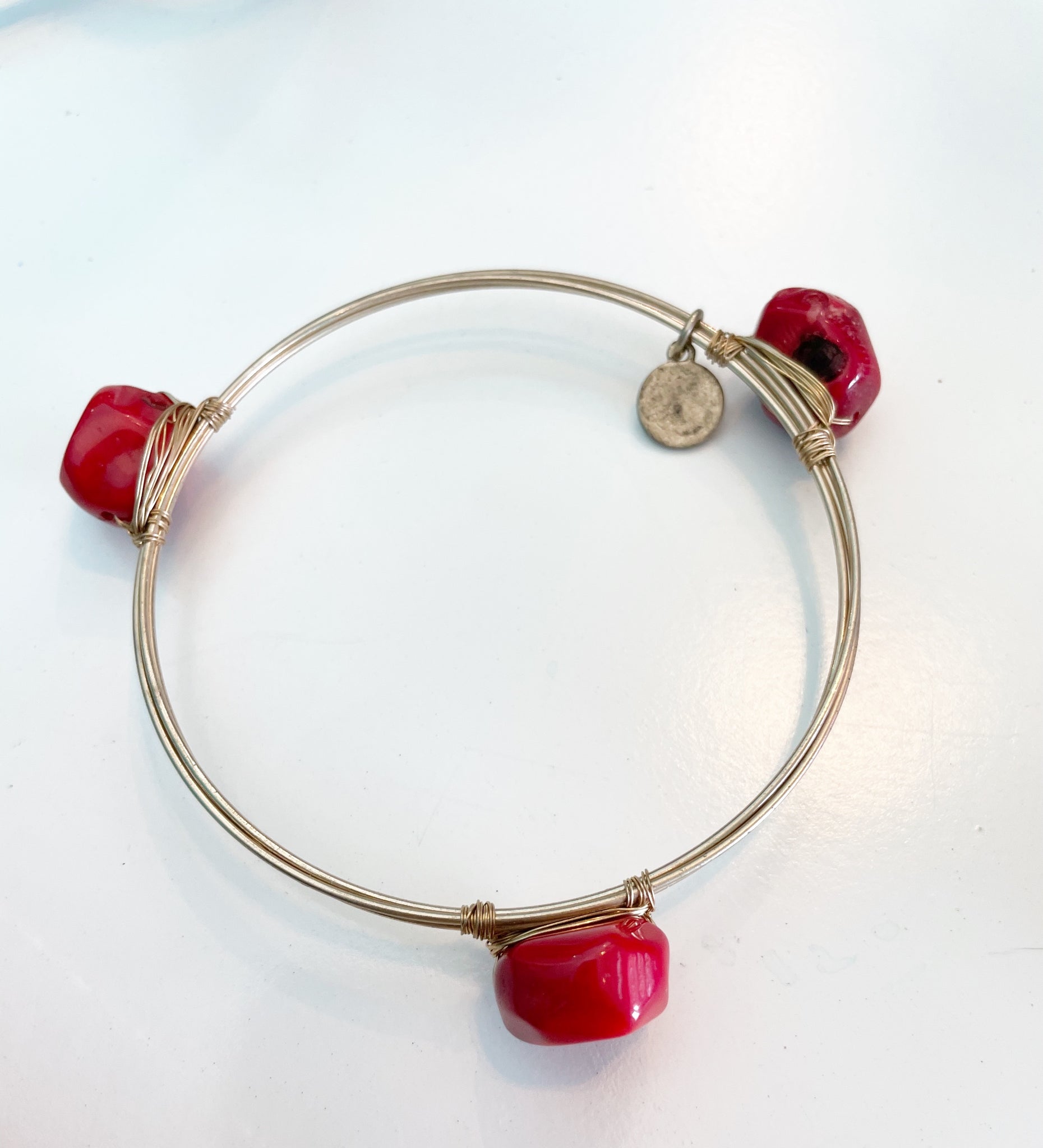 Red 3 stone wire bracelet