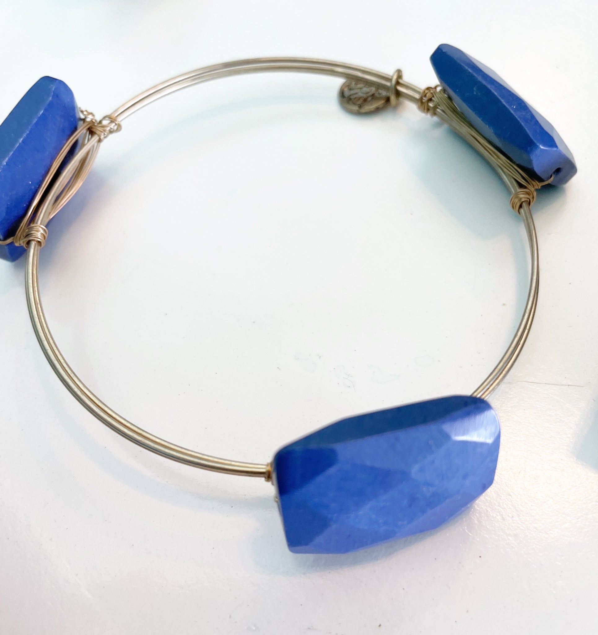 Royal Blue 3 stone wire bracelet